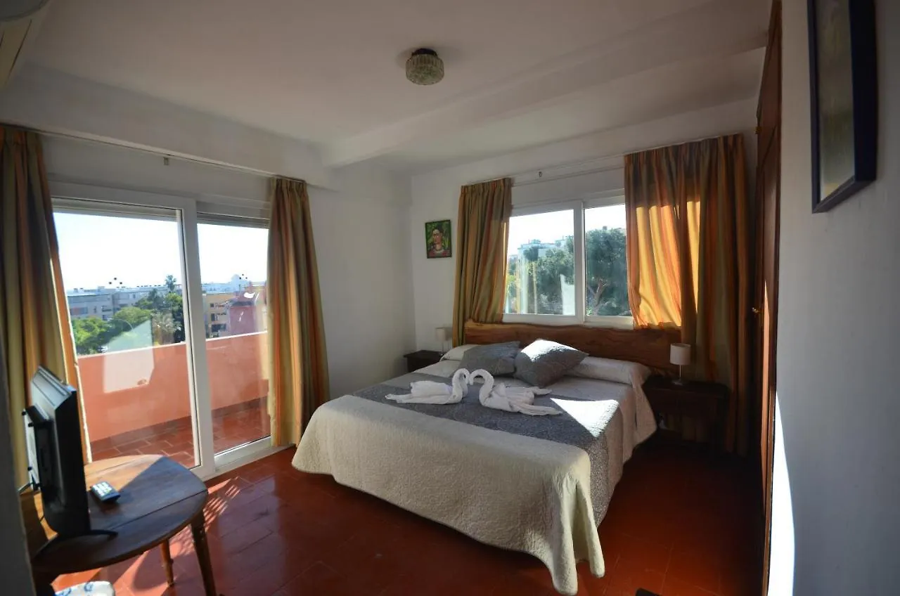 Guest house Hostal La Palmera Torremolinos