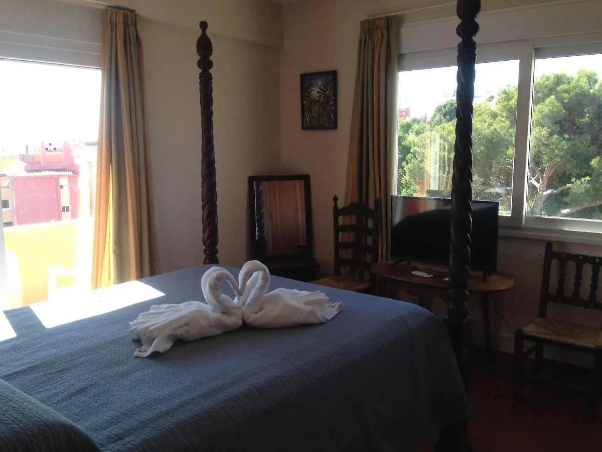 Hostal La Palmera Torremolinos 2*,